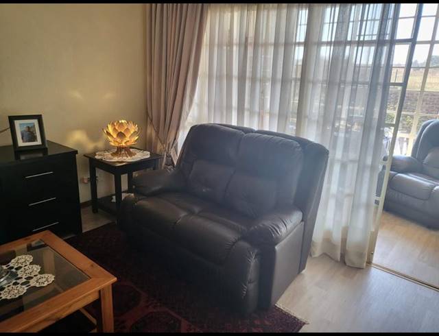 1 BEDROOM TOWNHOUSE FOR SALE IN MINNEBRONNE